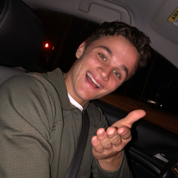 Meet your Poshmaster, Nathan - Picture 5 of 7